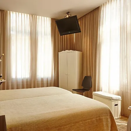 Отель Atalaya- Free Parking Gratuito 2*