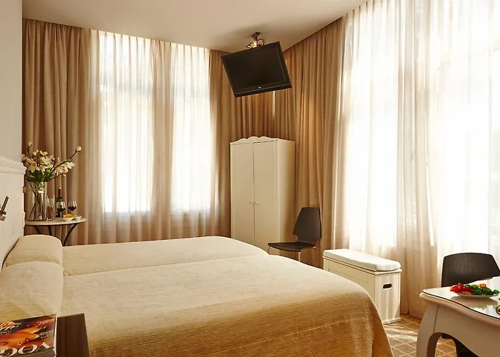 Hotel Atalaya- Free Parking Gratuito 2*